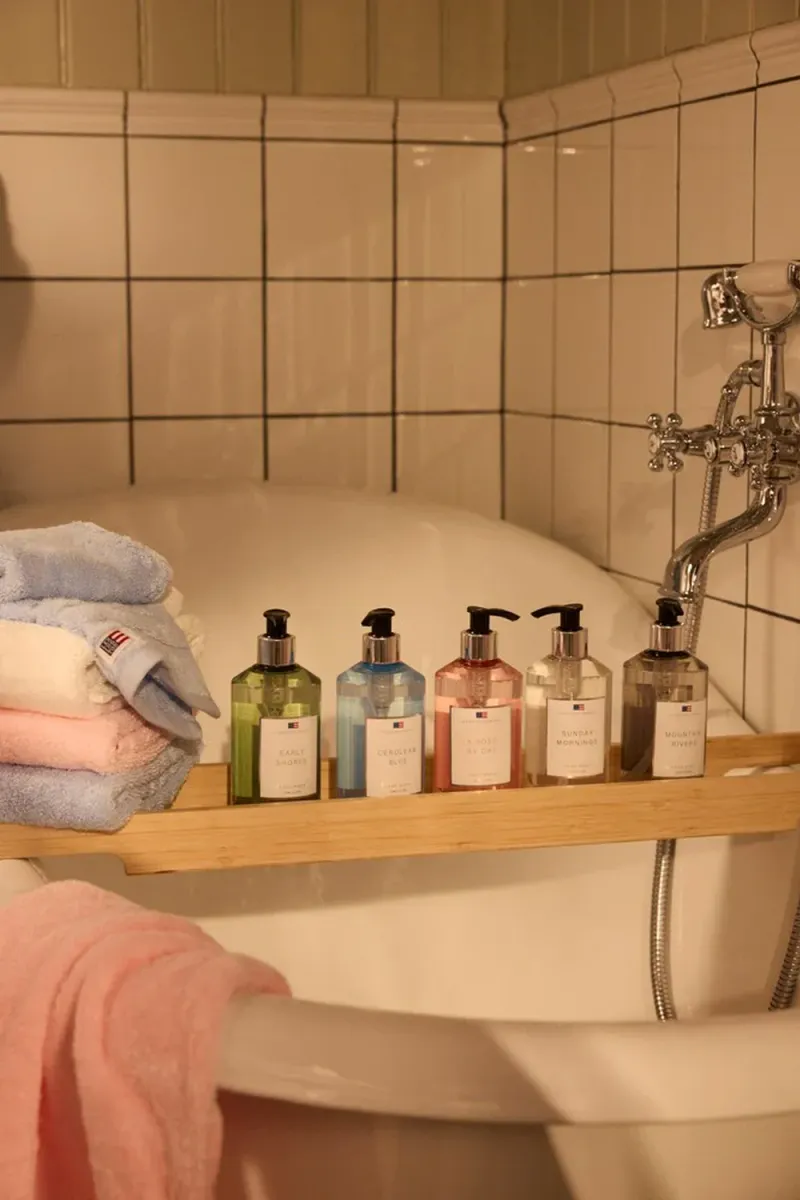 A Rose By Day Hand Wash, 350ml