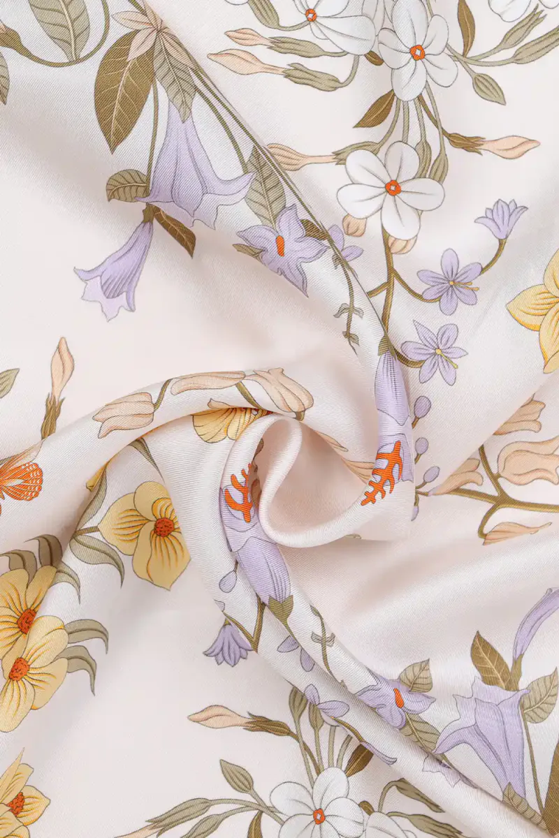 Lykke Silkeskjerf 65 x 65 cm, Offwhite