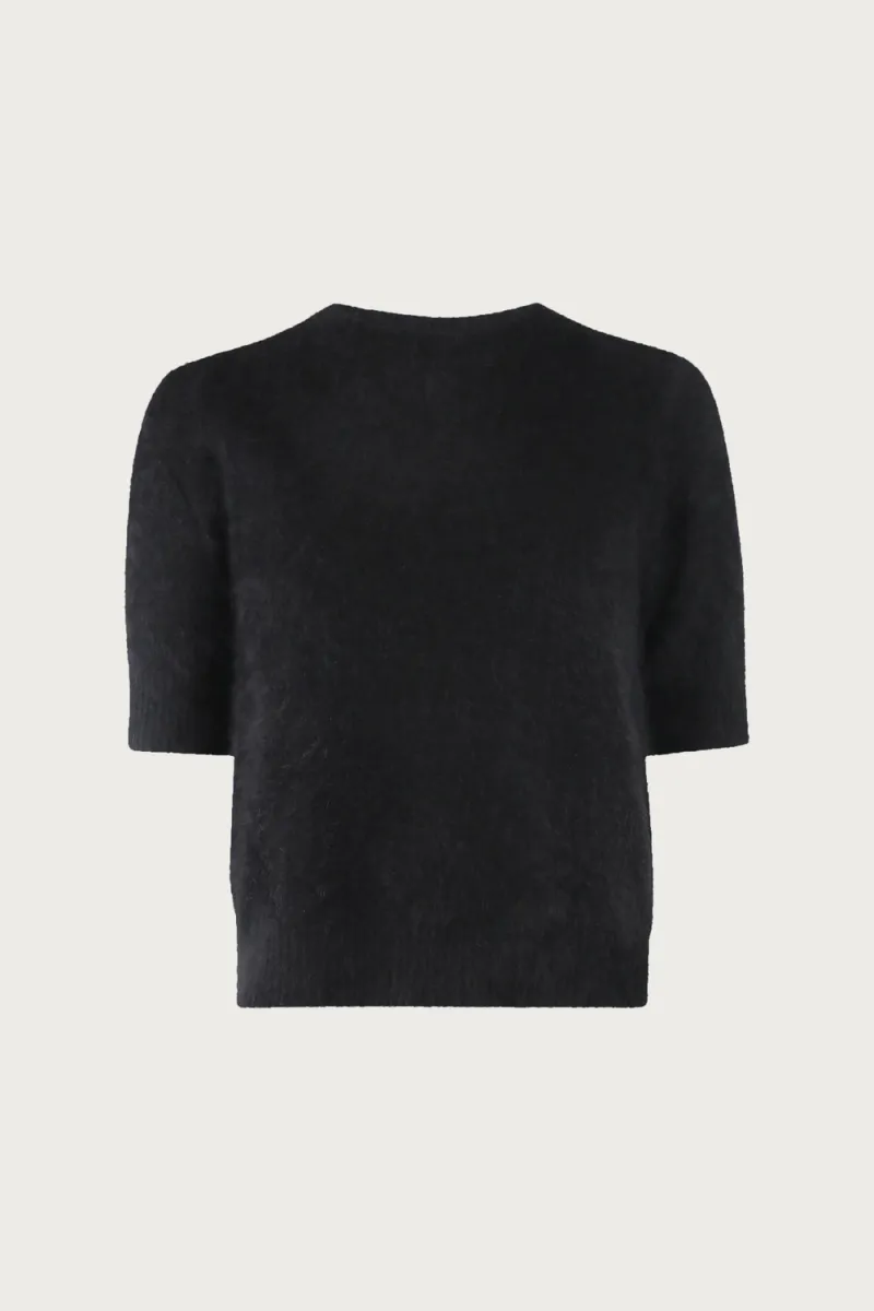 Rocca, Black