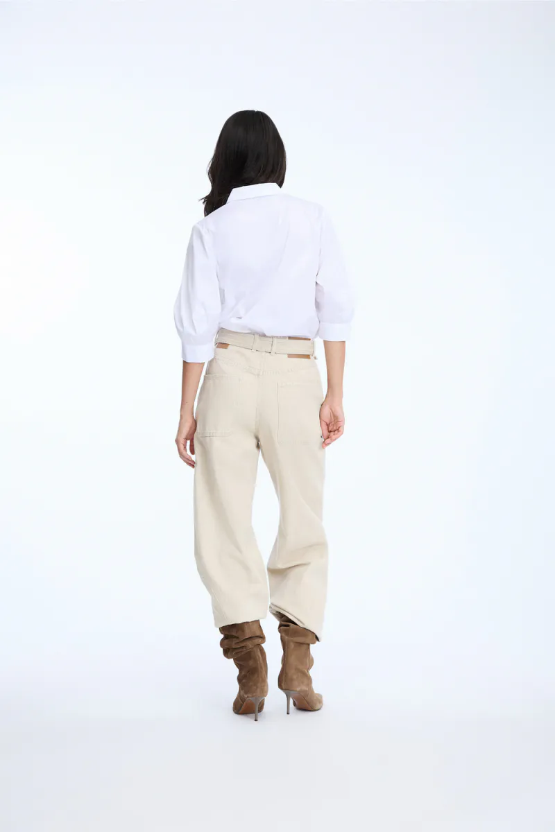 Nust, White
