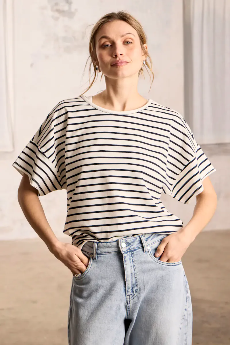 Camilla T-shirt, Black Beauty
